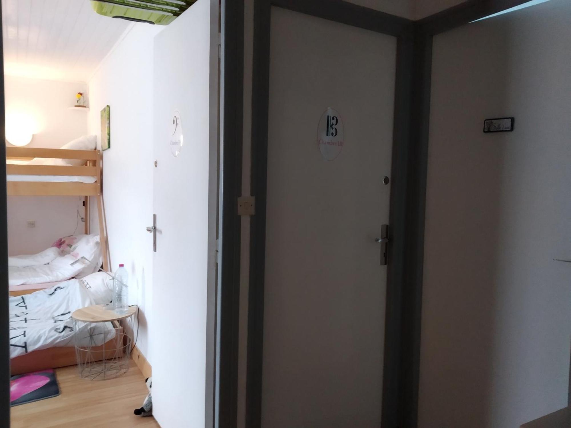 Do Mi Si La Do Re Gite Partage Saint-Carreuc Phòng bức ảnh